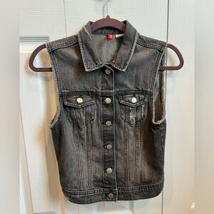 Divided denim vest